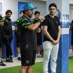 Novo treinador conversando com o elenco e diretoria - Crédito: Jorge Luís Totti e Matheus Vieira