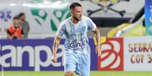 Giovanni está em 'lua de mel' com a torcida bicolor após o gol no Re-Pa. (Jorge Luís Totti/Paysandu)