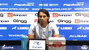 A coletiva de apresentação do atacante Jorge Benitez pela PapãoTV