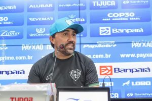 Técnico Luizinho Lopes em coletiva de imprensa pós jogo - Crédito: Márcio Melo