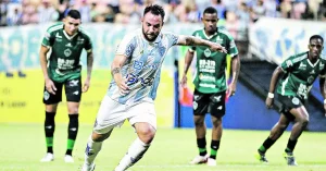 Giovanni vem se destacando no Paysandu sob o comando de Luizinho Lopes, agregando ao time. Foto: Jorge Luis Totti/PSC