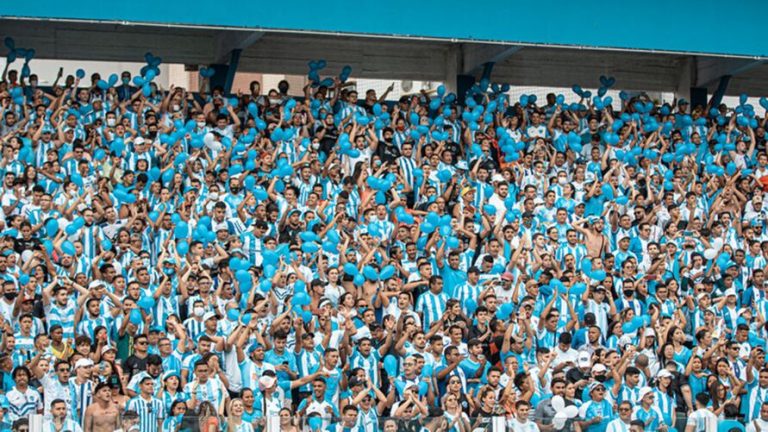 Torcida do Paysandu na Curuzu - Foto: Reprodução internet