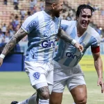Rossi e Nicolas (Foto: Jorge Luís Totti/Paysandu)