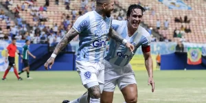 Rossi e Nicolas (Foto: Jorge Luís Totti/Paysandu)