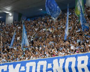 Torcida marcou presença no Mangueirão (Foto: Jorge Luís Totti)