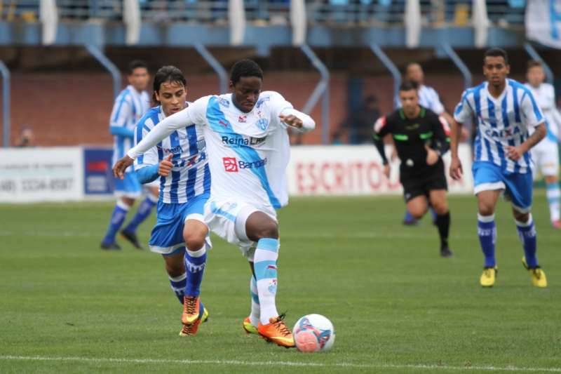 Avaí x Paysandu: retrospecto tem equilíbrio entre as equipes