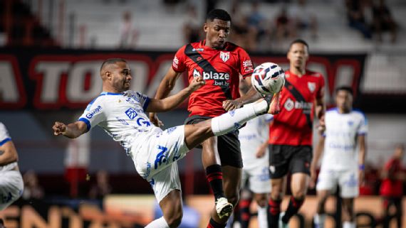 Paysandu sai na frente, mas toma virada Atlético-GO e tem rebaixamento para a Série C