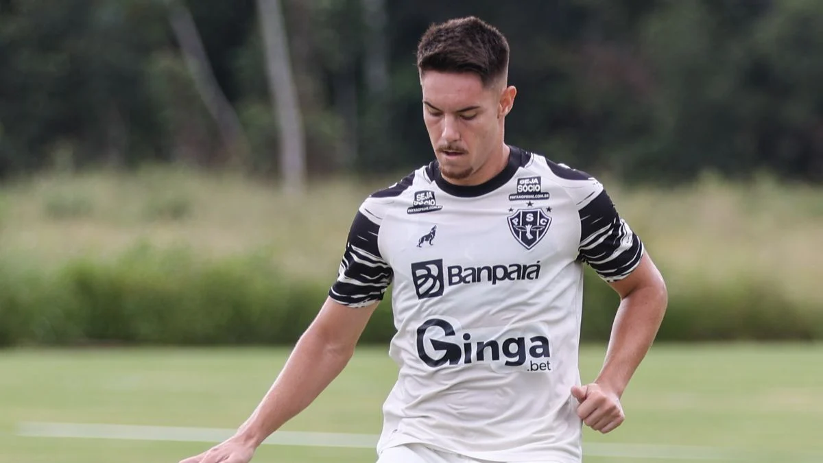 Caio Mello se irrita com arbitragem, mas reconhece bom jogo do Paysandu: “Sabia da…”